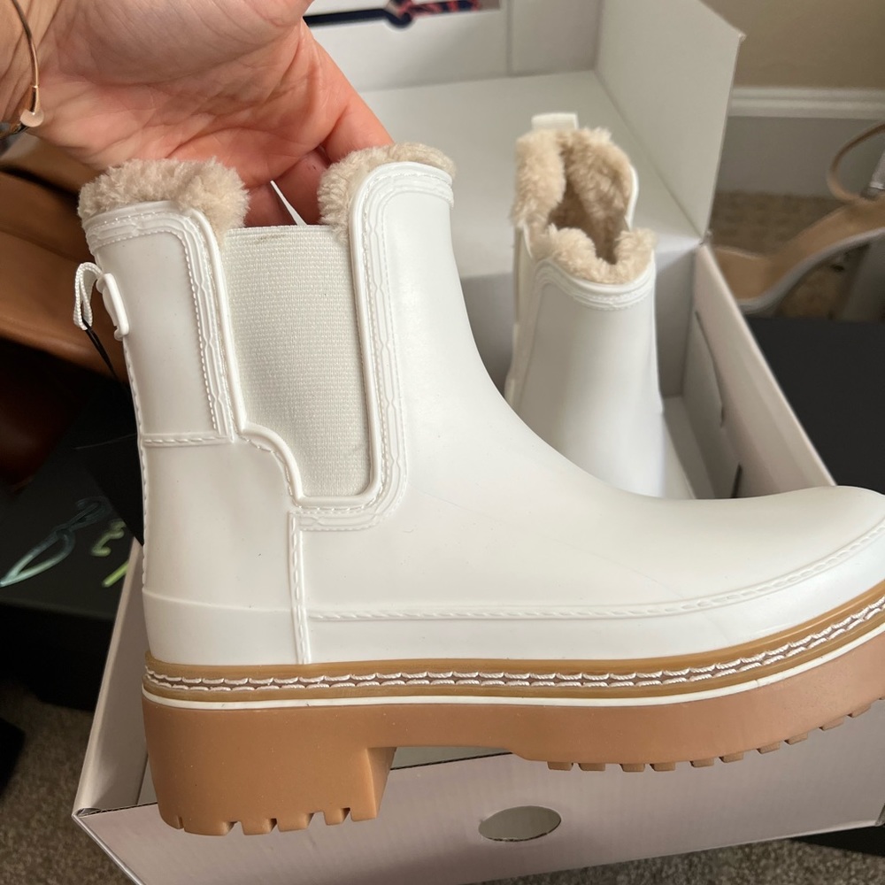 Marc fisher rain boot with insulation
